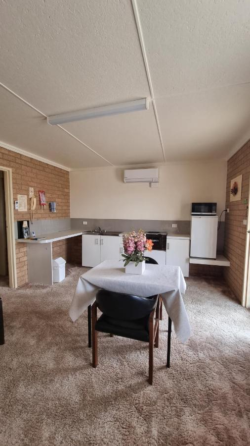 Lone Pine Motel Corowa Exterior foto